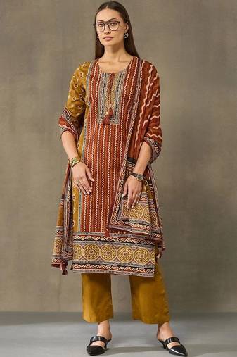women ethnic motifs printed regular cotton kurta with trousers & with dupatta