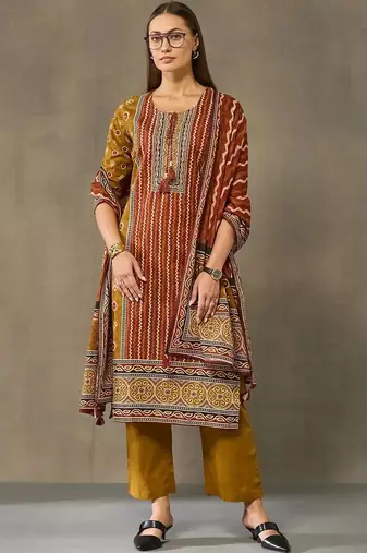 women ethnic motifs printed regular cotton kurta with trousers & with dupatta