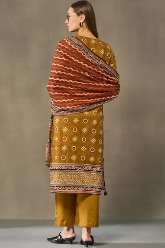 women ethnic motifs printed regular cotton kurta with trousers & with dupatta