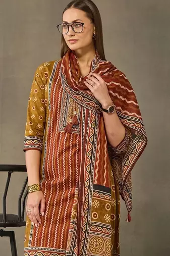 women ethnic motifs printed regular cotton kurta with trousers & with dupatta