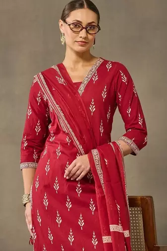 women ethnic motifs printed regular cotton kurta with trousers & with dupatta
