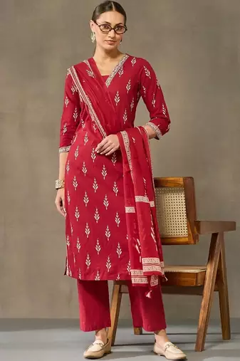 women ethnic motifs printed regular cotton kurta with trousers & with dupatta