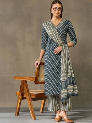 women printed regular cotton kurta with palazzos & with dupatta 4