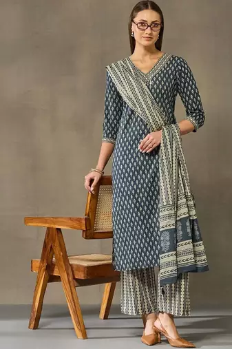 women printed regular cotton kurta with palazzos & with dupatta