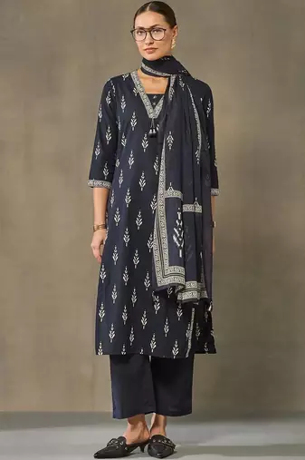 women ethnic motifs printed regular cotton kurta with trousers & with dupatta
