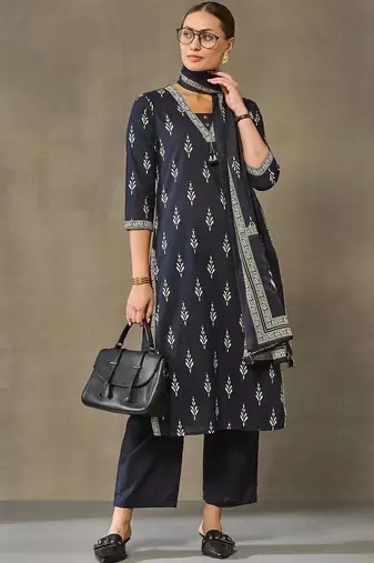 women ethnic motifs printed regular cotton kurta with trousers & with dupatta