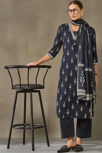 women ethnic motifs printed regular cotton kurta with trousers & with dupatta