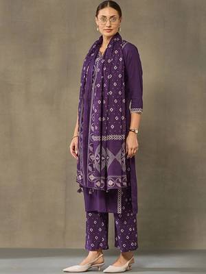 women embroidered regular thread work cotton kurta with palazzos & with dupatta 2