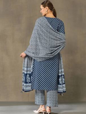 women ethnic motifs printed regular cotton kurta with palazzos & with dupatta 3