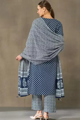 women ethnic motifs printed regular cotton kurta with palazzos & with dupatta