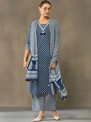 women ethnic motifs printed regular cotton kurta with palazzos & with dupatta 4
