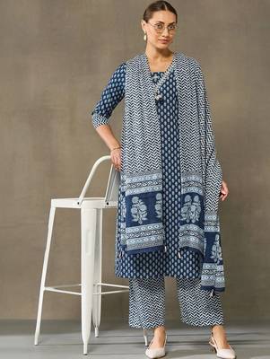 women ethnic motifs printed regular cotton kurta with palazzos & with dupatta 5