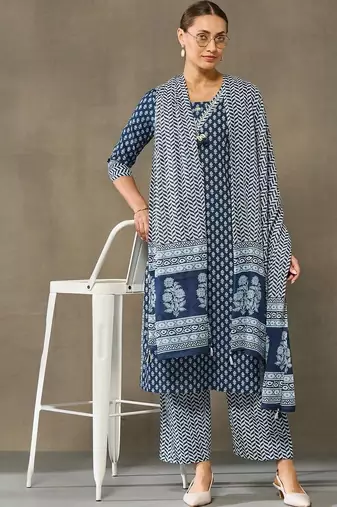 women ethnic motifs printed regular cotton kurta with palazzos & with dupatta