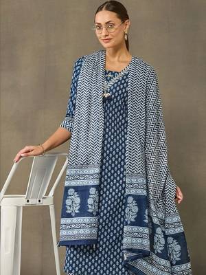 women ethnic motifs printed regular cotton kurta with palazzos & with dupatta 6