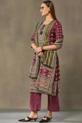women ethnic motifs printed regular cotton kurta with trousers & with dupatta