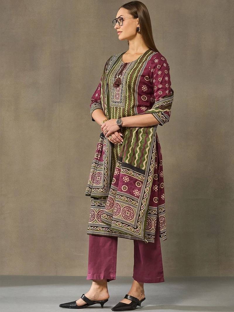 women ethnic motifs printed regular cotton kurta with trousers & with dupatta
