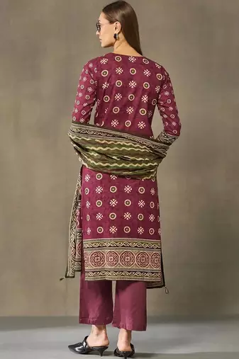 women ethnic motifs printed regular cotton kurta with trousers & with dupatta