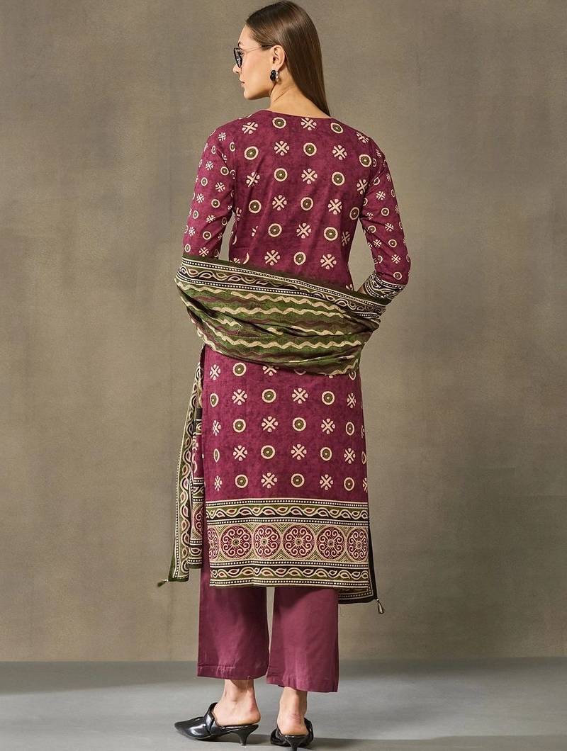 women ethnic motifs printed regular cotton kurta with trousers & with dupatta