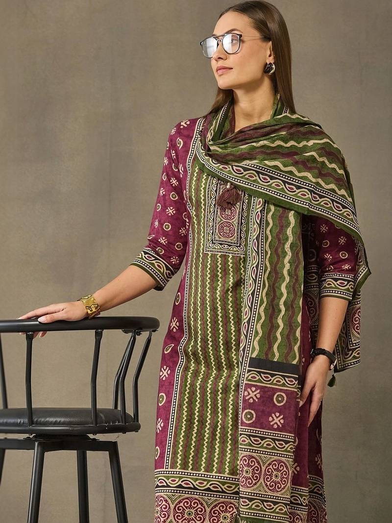 women ethnic motifs printed regular cotton kurta with trousers & with dupatta