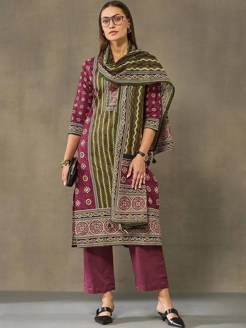 women ethnic motifs printed regular cotton kurta with trousers & with dupatta