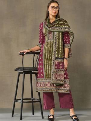 women ethnic motifs printed regular cotton kurta with trousers & with dupatta 6