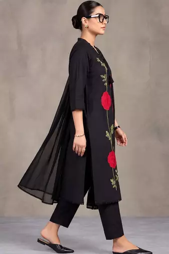 women floral embroidered regular thread work cotton kurta with trousers & with dupatta