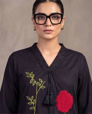 women floral embroidered regular thread work cotton kurta with trousers & with dupatta 4