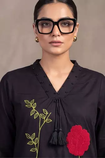 women floral embroidered regular thread work cotton kurta with trousers & with dupatta