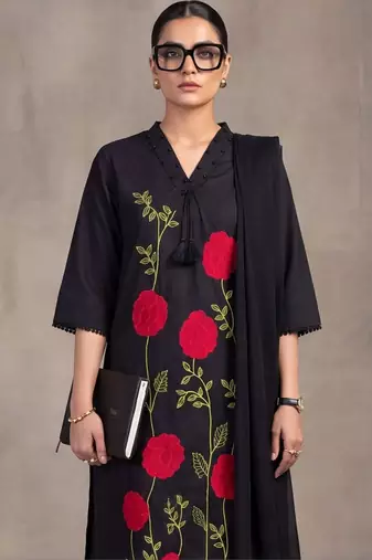 women floral embroidered regular thread work cotton kurta with trousers & with dupatta