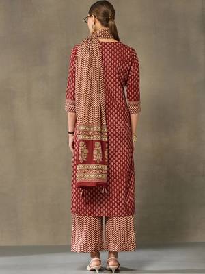 women ethnic motifs printed regular cotton kurta with palazzos & with dupatta 3