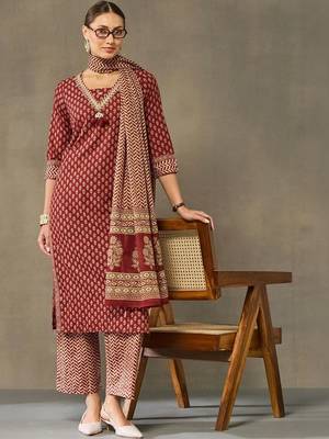 women ethnic motifs printed regular cotton kurta with palazzos & with dupatta 6