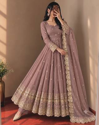 Women's heavy embroidered anarkali kurta pant set with dupatta 3