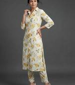 women floral printed regular kurta with trousers