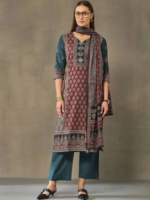women ethnic motifs printed regular cotton kurta with palazzos & with dupatta 1