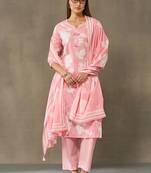 women floral printed regular cotton kurta with trousers & with dupatta