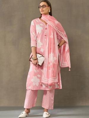 women floral printed regular cotton kurta with trousers & with dupatta 5