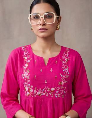 women ethnic thread work cotton kurta with trousers & with dupatta 5