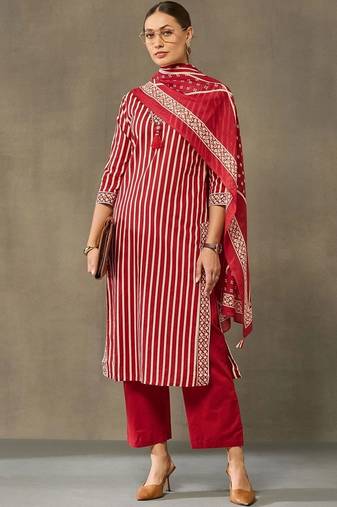 women printed regular cotton kurta with trousers & with dupatta