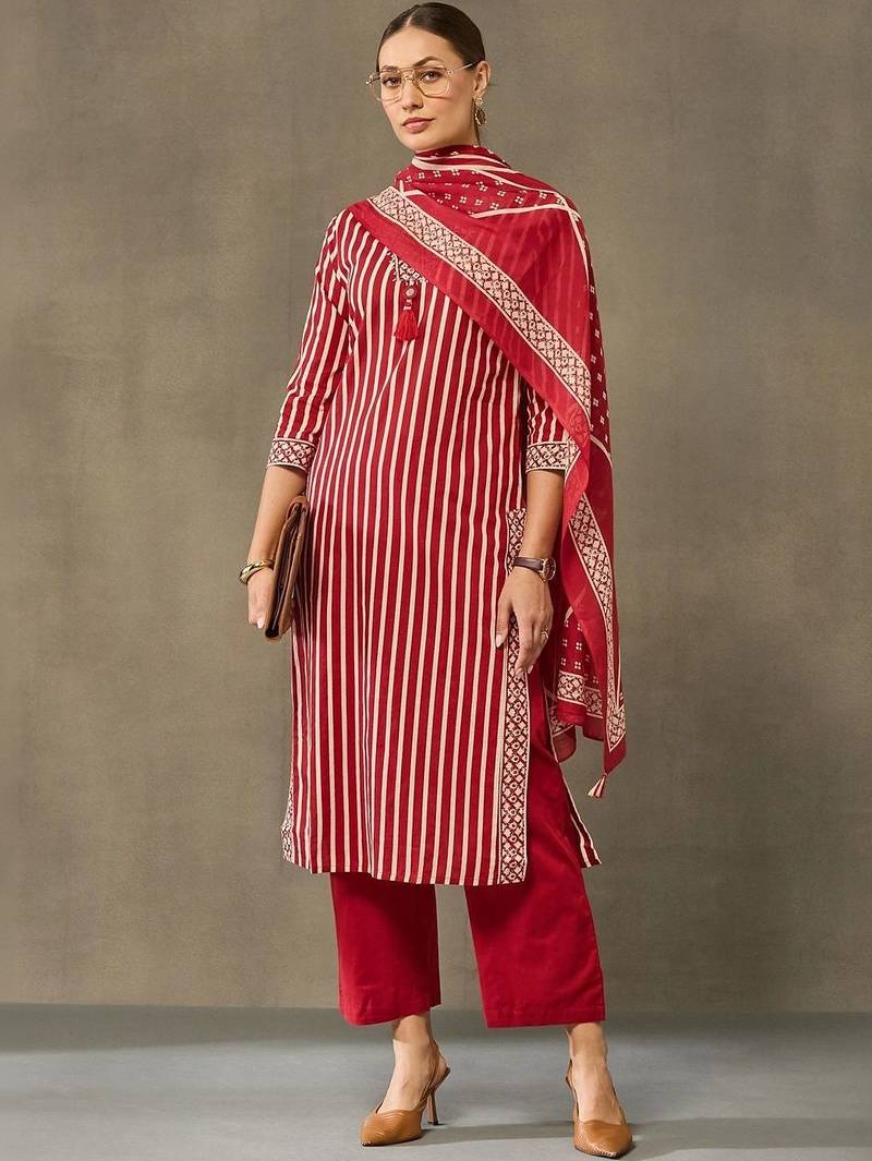 women printed regular cotton kurta with trousers & with dupatta