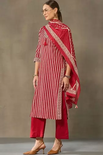 women printed regular cotton kurta with trousers & with dupatta