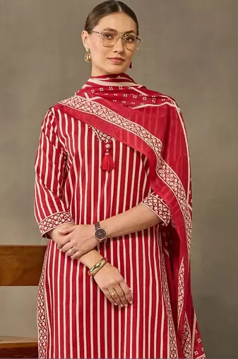 women printed regular cotton kurta with trousers & with dupatta