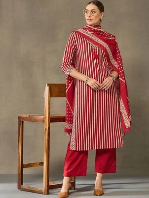 women printed regular cotton kurta with trousers & with dupatta 5