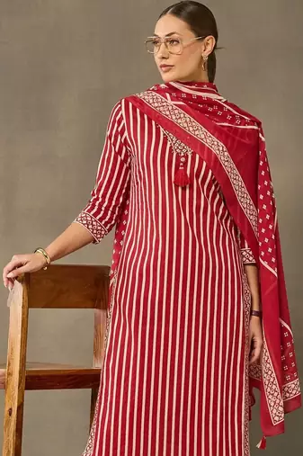women printed regular cotton kurta with trousers & with dupatta