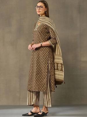women printed regular cotton kurta with palazzos & with dupatta 2