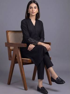 women regular sequinned kurta with trousers 5