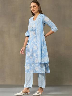 women floral printed regular cotton kurta with palazzos & with dupatta 2