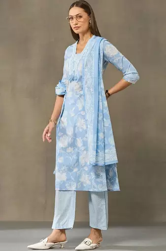 women floral printed regular cotton kurta with palazzos & with dupatta