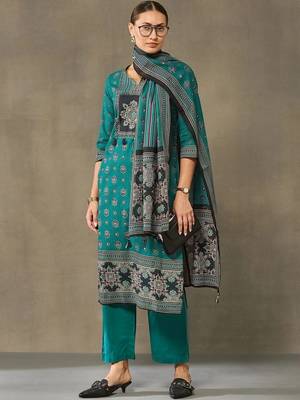 women ethnic motifs printed regular cotton kurta with palazzos & with dupatta 5