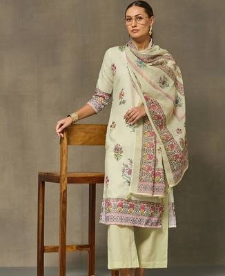 women floral printed regular kurta with trousers & with dupatta 6