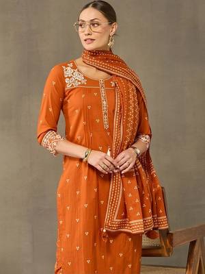 women ethnic motifs embroidered regular thread work cotton kurta with trousers & with dupatta 4